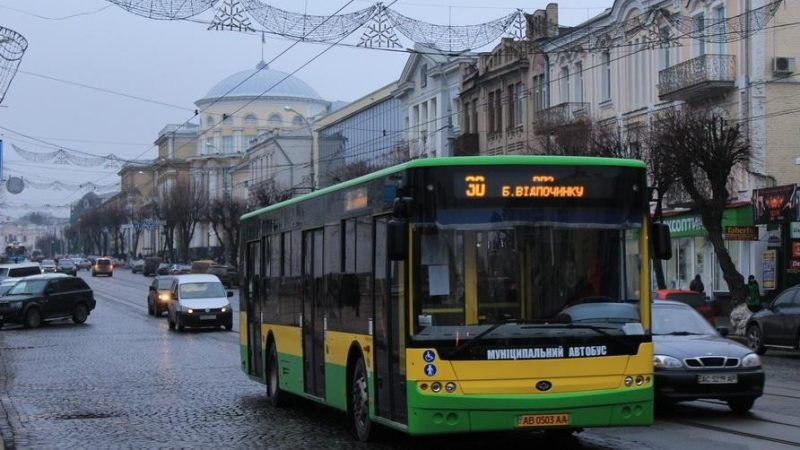 До 3 квітня муніципальні автобуси курсуватимуть лише в межах Вінниці