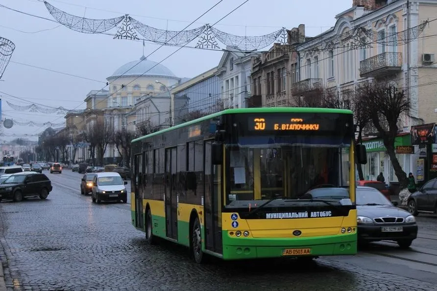 До 3 квітня муніципальні автобуси курсуватимуть лише в межах Вінниці