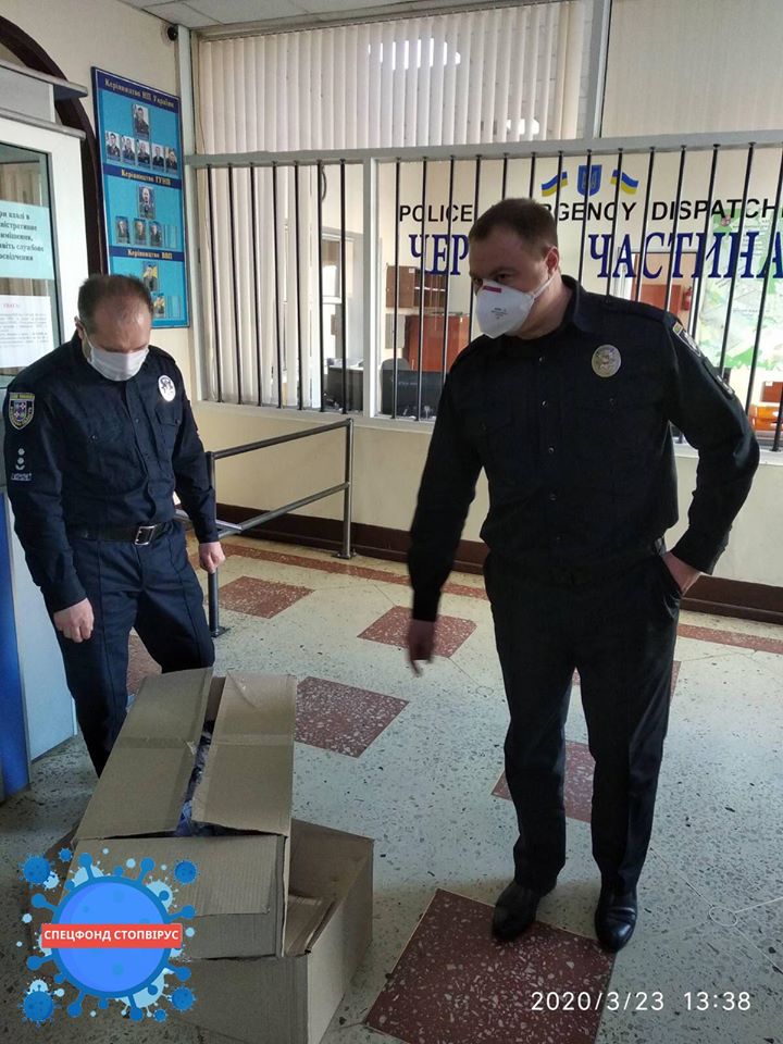 1000 респіраторів передали поліцейським Вінниці за сприянням Сергія Моргунова та Володимира Гройсмана