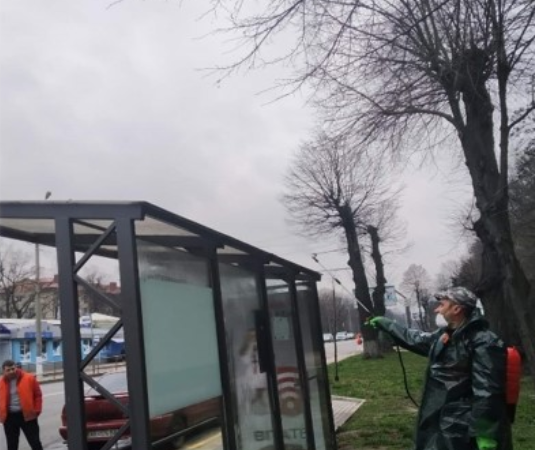 У Вінниці з суботи розпочали дезінфекцію зупинок громадського транспорту