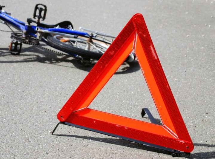 На Вінниччині велосипедистка потрапила під колеса ВАЗ та загинула