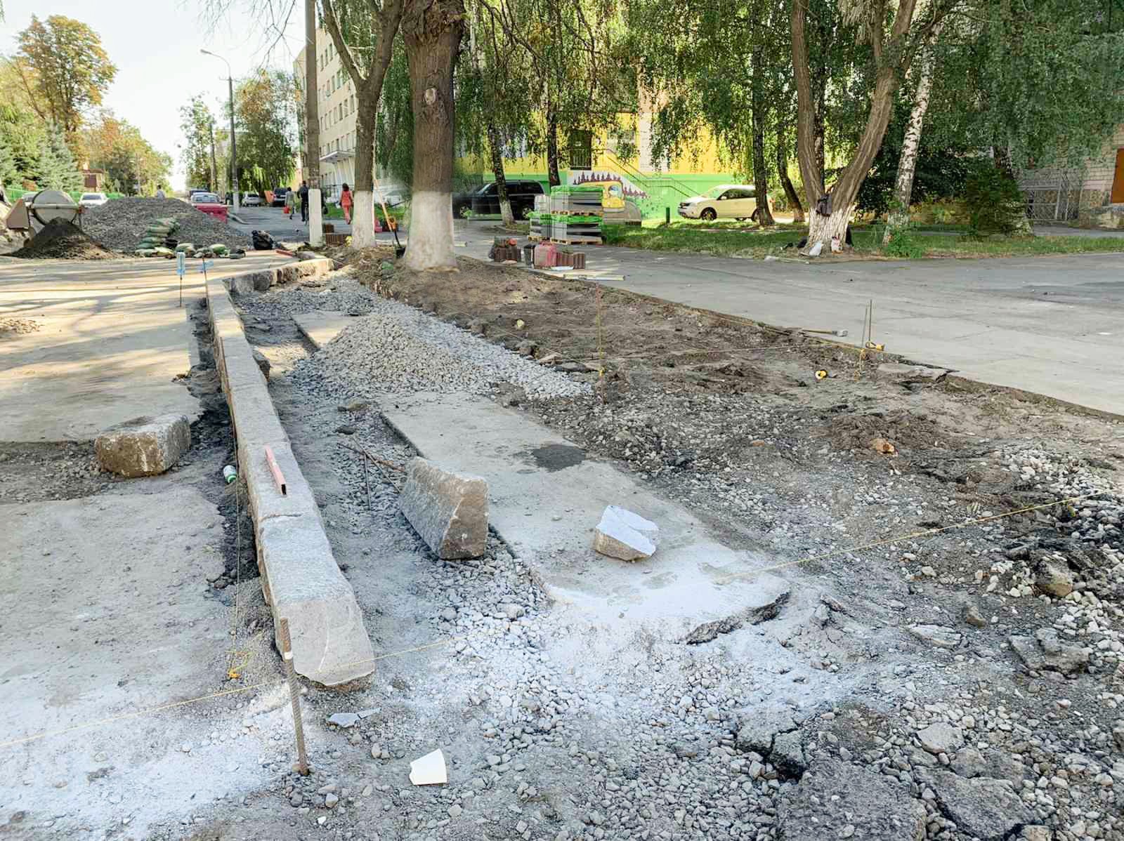 У Вінниці перекрили рух біля Педагогічного університуту через ремонт дороги