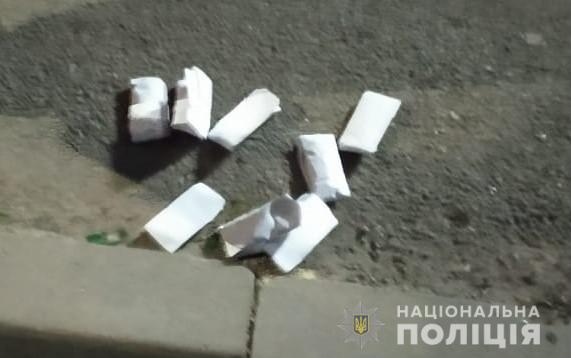 Вінницька поліція вилучила у чоловіка 23 пакети канабісу