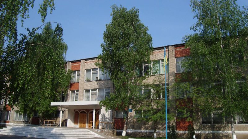 Директор школи на Вінниччині привласнив понад 100 тисяч гривень