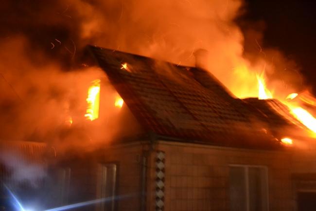 На Вінниччині під час пожежі у будинку одну людину травмовано, ще одна загинула