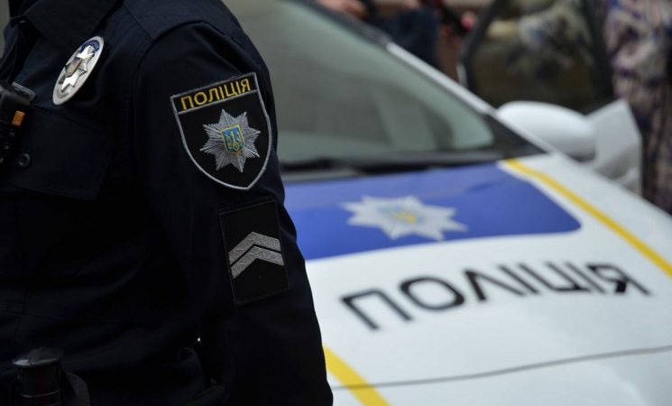 На Вінниччині патрульні виявили чоловіка, який перебував у розшуку на Буковині