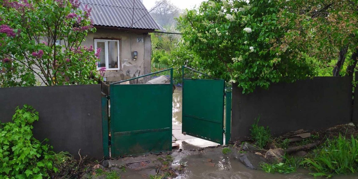 На Вінниччині через зливу затопило приватні будинки