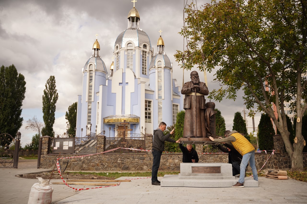 У Вінниці встановлюють перший в Україні пам’ятник Любомиру Гузару