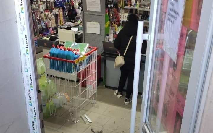 Поліція розшукала зловмисника, який викрав понад 100 000 гривень з місцевого магазину