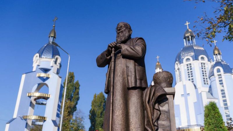 У Вінниці, було відкрито перший в Україні пам’ятник Блаженнішому Любомиру Гузар