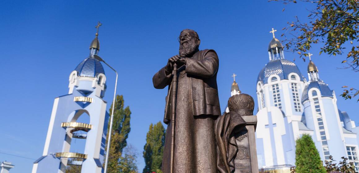 У Вінниці, було відкрито перший в Україні пам’ятник Блаженнішому Любомиру Гузар