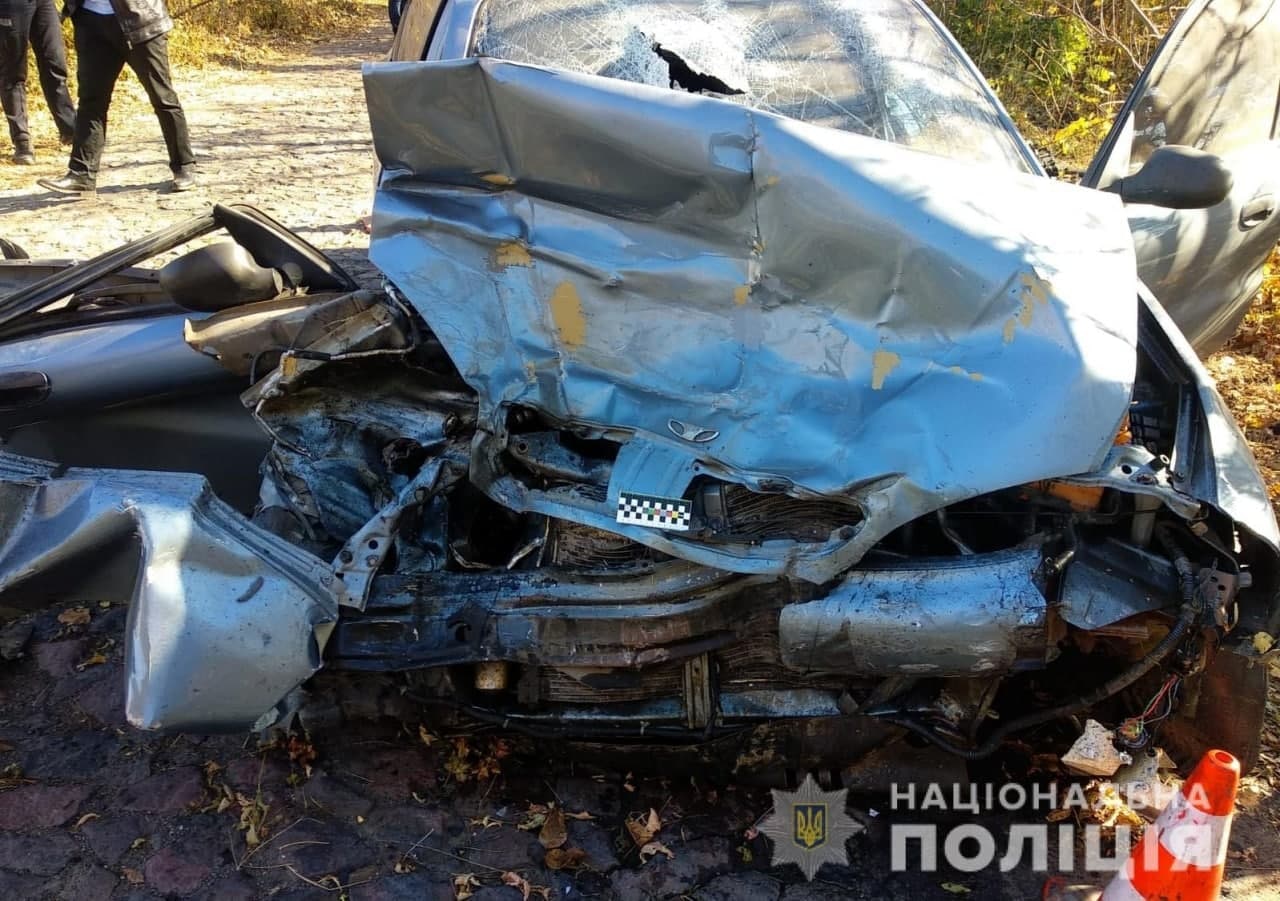 На Вінниччині сталося смертельне ДТП. Пасажир однієї з іномарок загинув