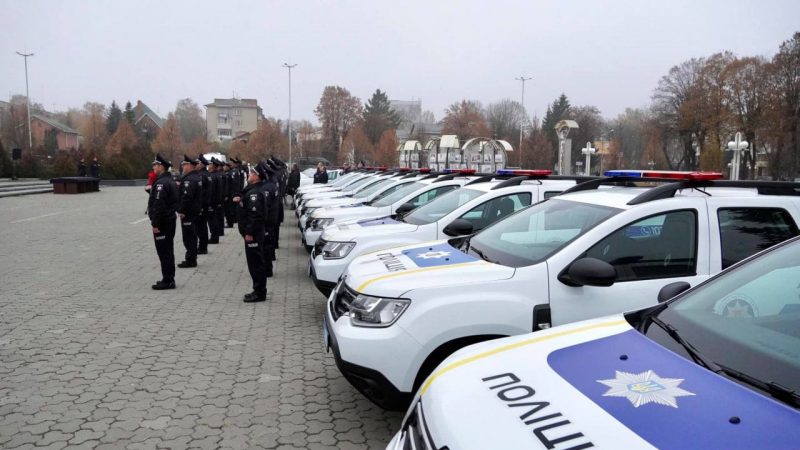 Головам громад вручили сертифікати та ключі від 22-х автомобілів для офіцерів
