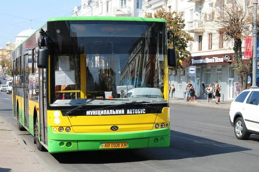 У Вінниці пропонють продовжити маршрут муніципального автобуса №4, який рухається зараз по маршруту Барське шосе—Лугова до зупинки Тяжилів (СТО)