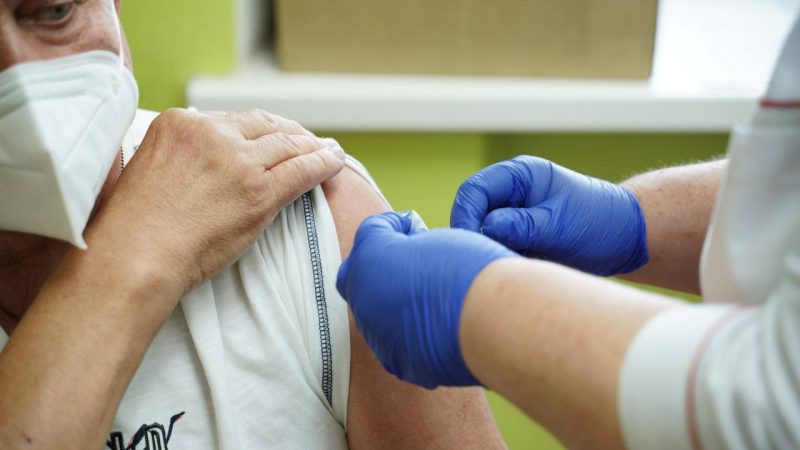 У Вінниці отримали першу дозу вакцини понад сто тисяч осіб