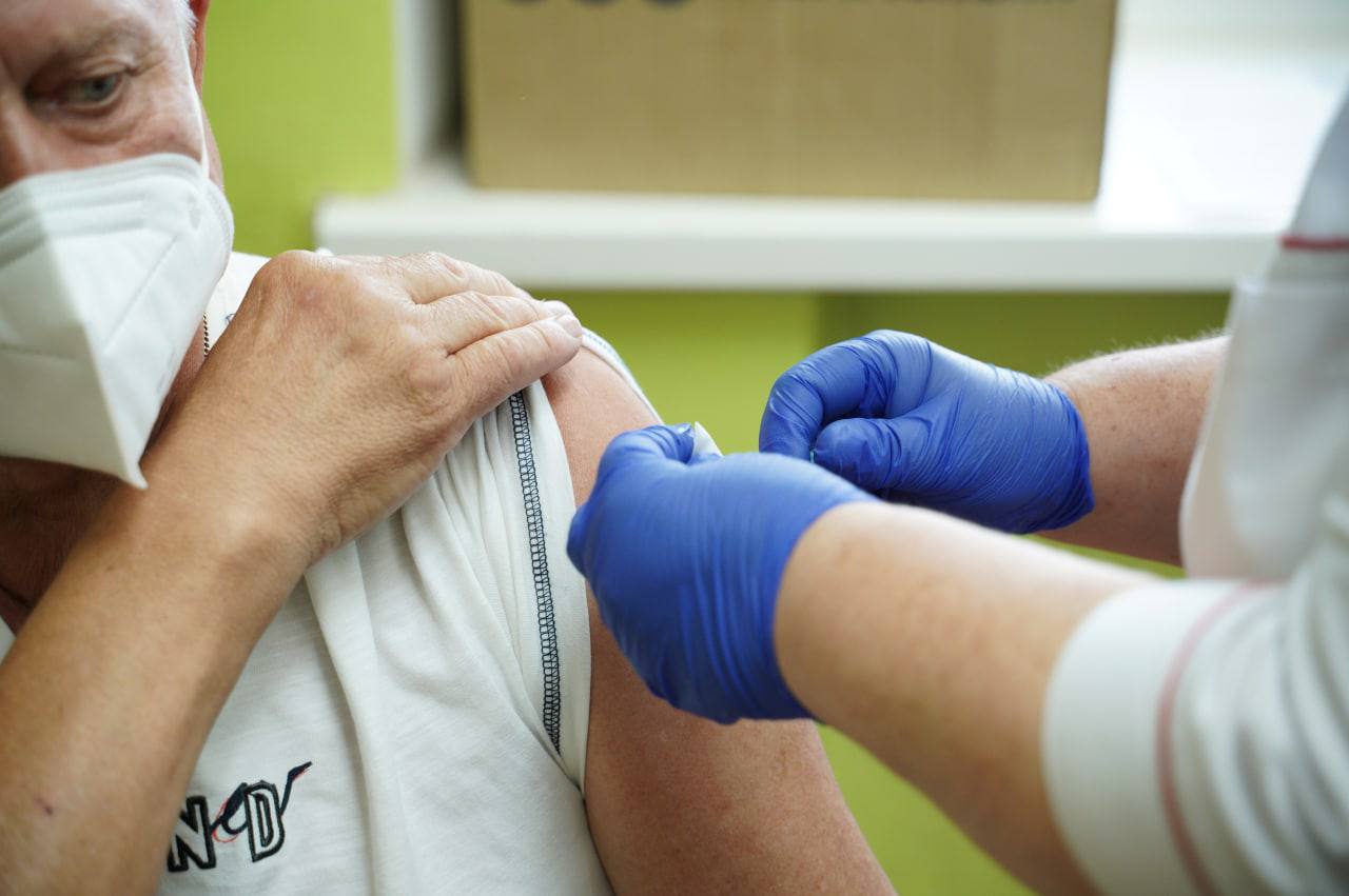 У Вінниці отримали першу дозу вакцини понад сто тисяч осіб