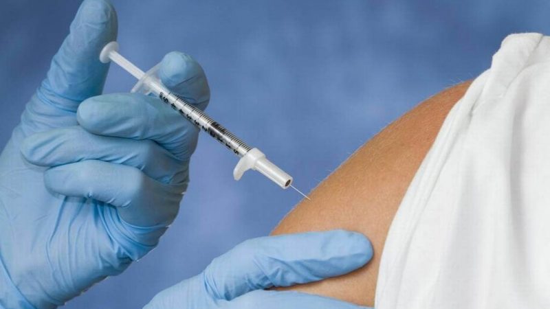 У Вінниці за вихідні антиковідними вакцинами імунізувались 260 містян
