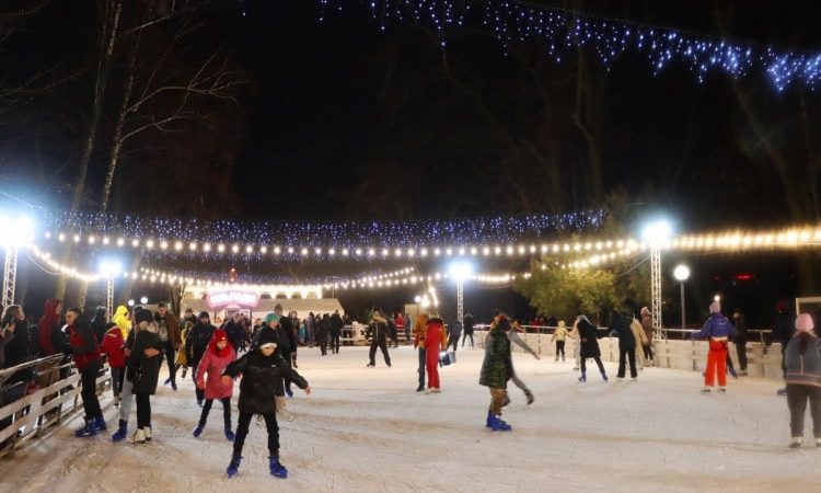 «Зимове містечко» у Вінниці працюватиме до 23 січня