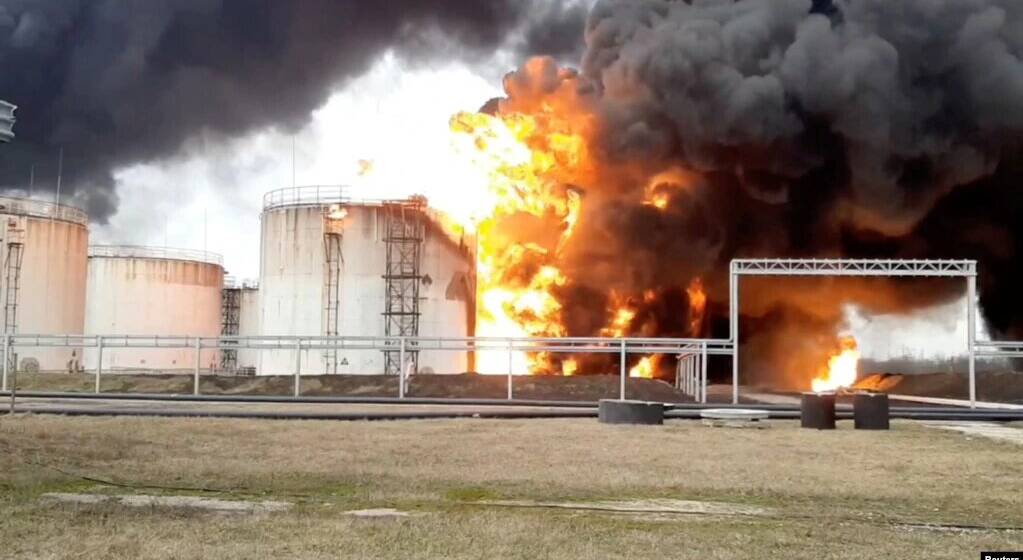 У російському Брянську спалахнула пожежа на нафтобазі