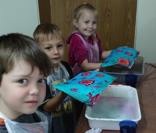 У Вінниці для дітей провели арт-терапію в техніці ебру Новина взята з Вінницької міської ради