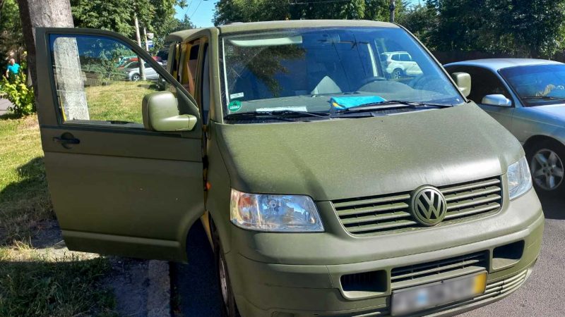 Вінничани передали військовослужбовцям автомобіль