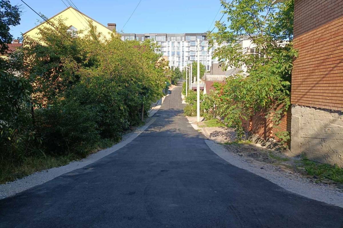 У Вінниці триває асфальтування вулиць приватного сектору