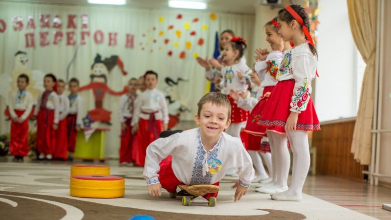 У Вінниці в закладах дошкільної освіти проходили спортивні перегони «Перші кроки» під гаслом «Нащадки козацької слави»