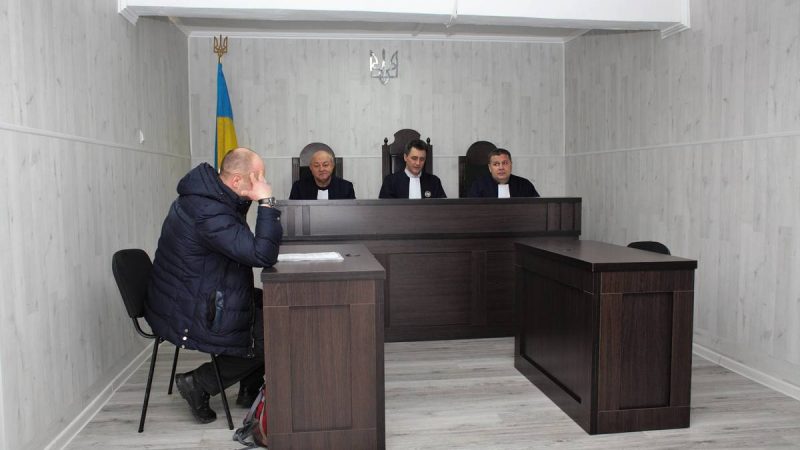 Правосуддя в укритті: у Вінницькому апеляційному суді обладнали залу засідань у сховищі