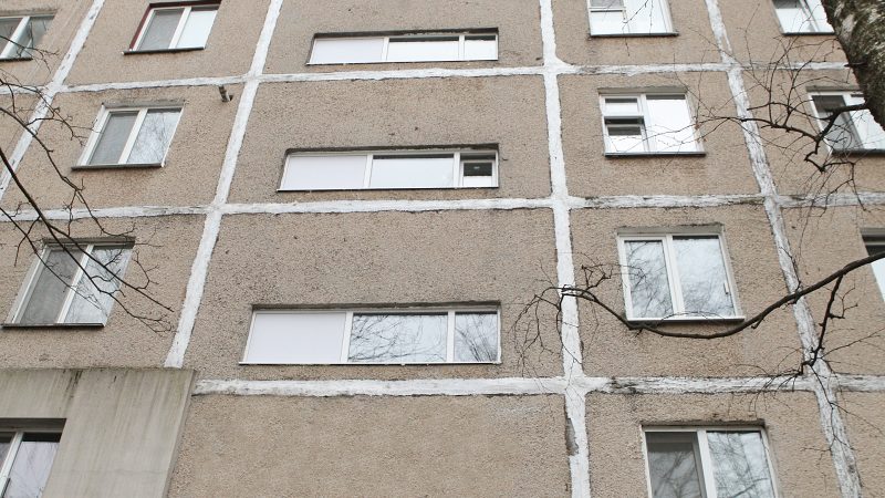 У Вінниці замінюють вікна в під’їздах багатоквартирних будинків: деталі