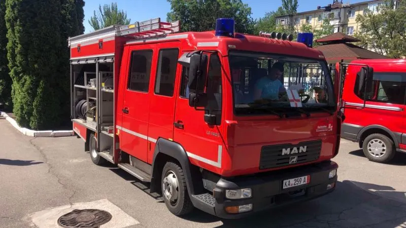 Черговий подарунок із міста-побратима Карлсруе – пожежна машина – вже на службі у вінницьких рятувальників
