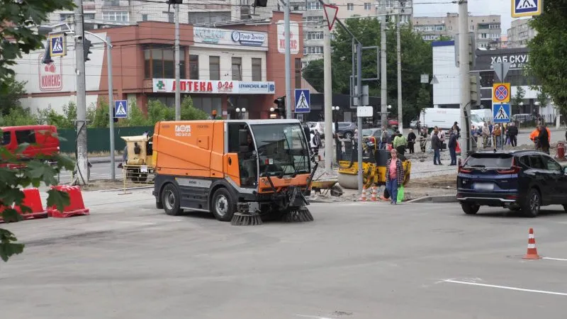 Завтра відновиться рух автомобілів на перетині вулиць Зодчих та Пирогова