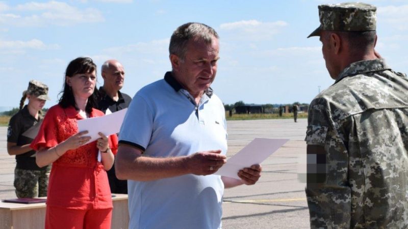 Представники муніципалітету привітали військовослужбовців однієї із частин Вінниці з річницею