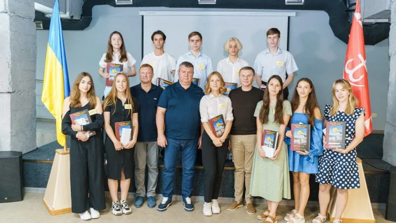 Сергій Моргунов відзначив випускників шкіл з найвищими балами мультитесту