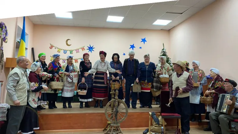 У Вінницькому Терцентрі бабусі та дідусі презентували виставу до Дня Святого Миколая