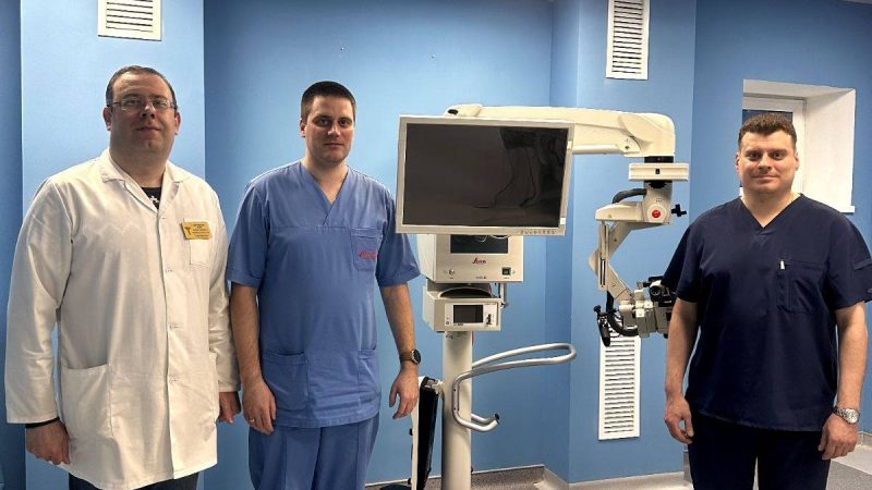 У Вінницькій міській клінічній лікарні швидкої допомоги функціонує сучасний хірургічний мікроскоп