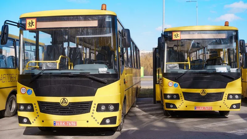 Вінниця міська територіальна громада отримала два автобуси для приєднаних територій