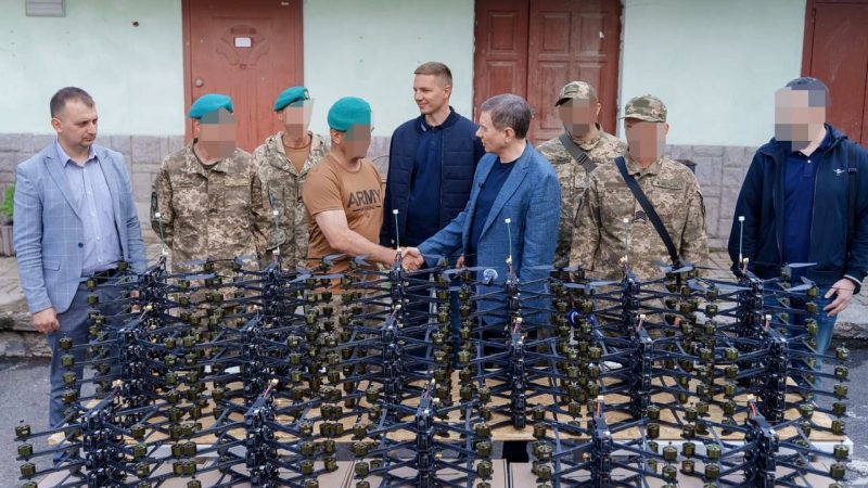 Міжрегіональний координаційний гуманітарний штаб передав FPV-дрони, багі та автомобіль Ford для військових на передову