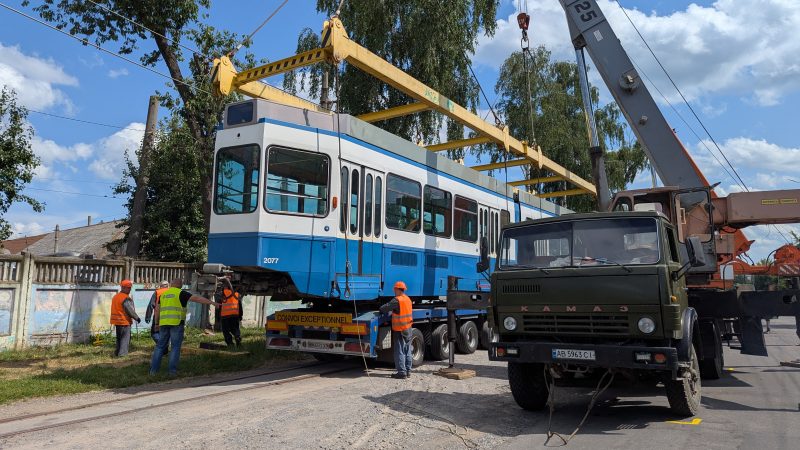 У Вінницю прибув ще один трамвай Tram-2000 зі Швейцарії