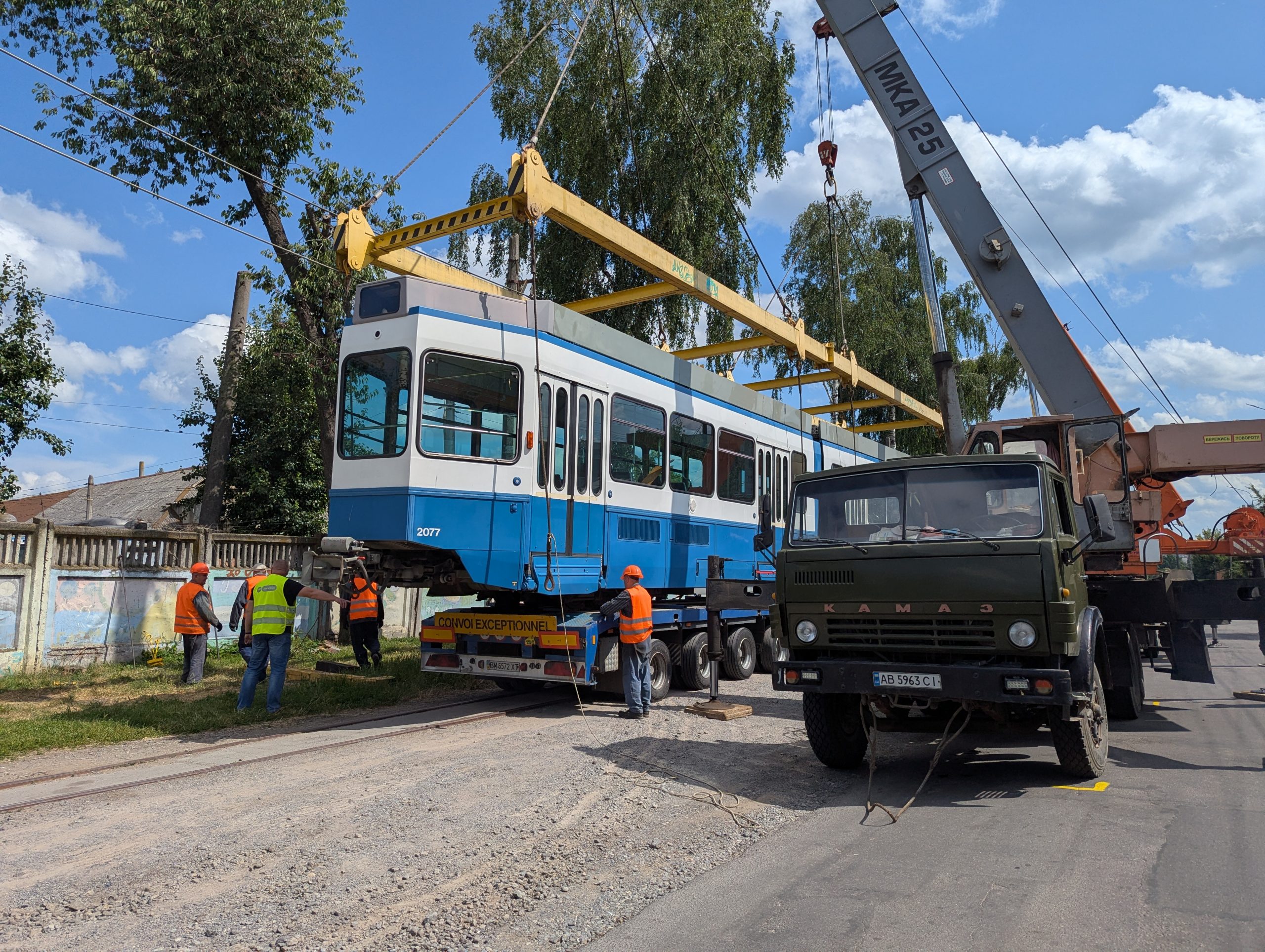 У Вінницю прибув ще один трамвай Tram-2000 зі Швейцарії