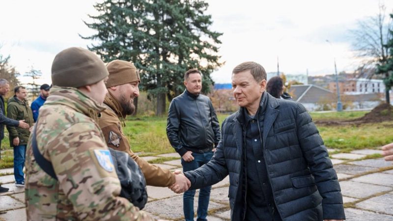 Автомобіль і FPV-дрони передав Міжрегіональний координаційний гуманітарний штаб військовим – учасникам «ВінниціЯнського» кінофестивалю