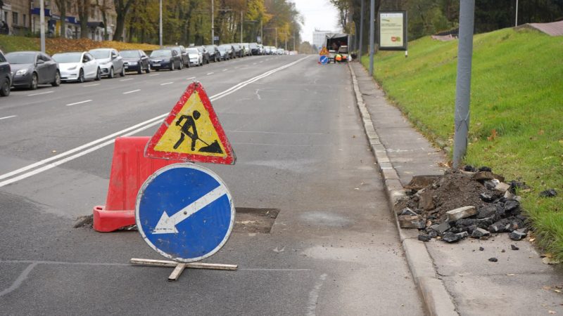 У Вінниці розпочали монтаж модернізованих люків на Хмельницькому шосе