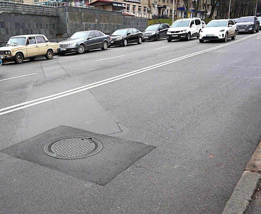 У Вінниці завершили монтаж нових модернізованих люків на Хмельницькому шосе