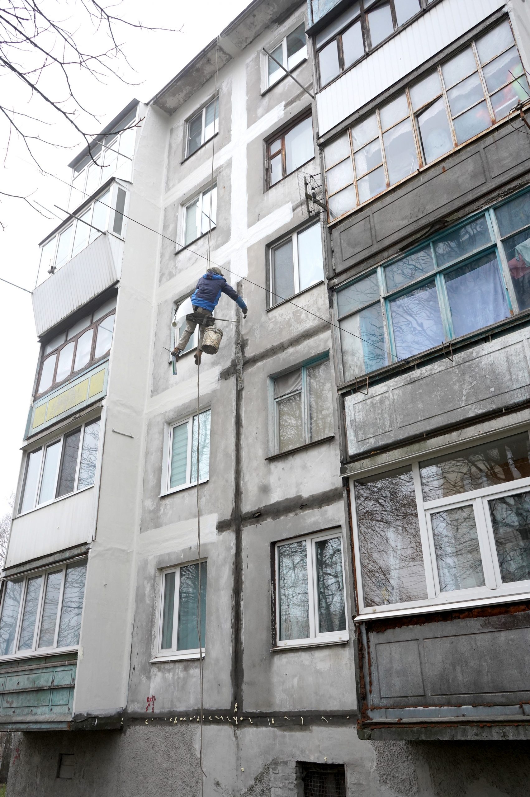 У 2025 році проведено ремонт міжпанельних швів у шести багатоповерхівках міста