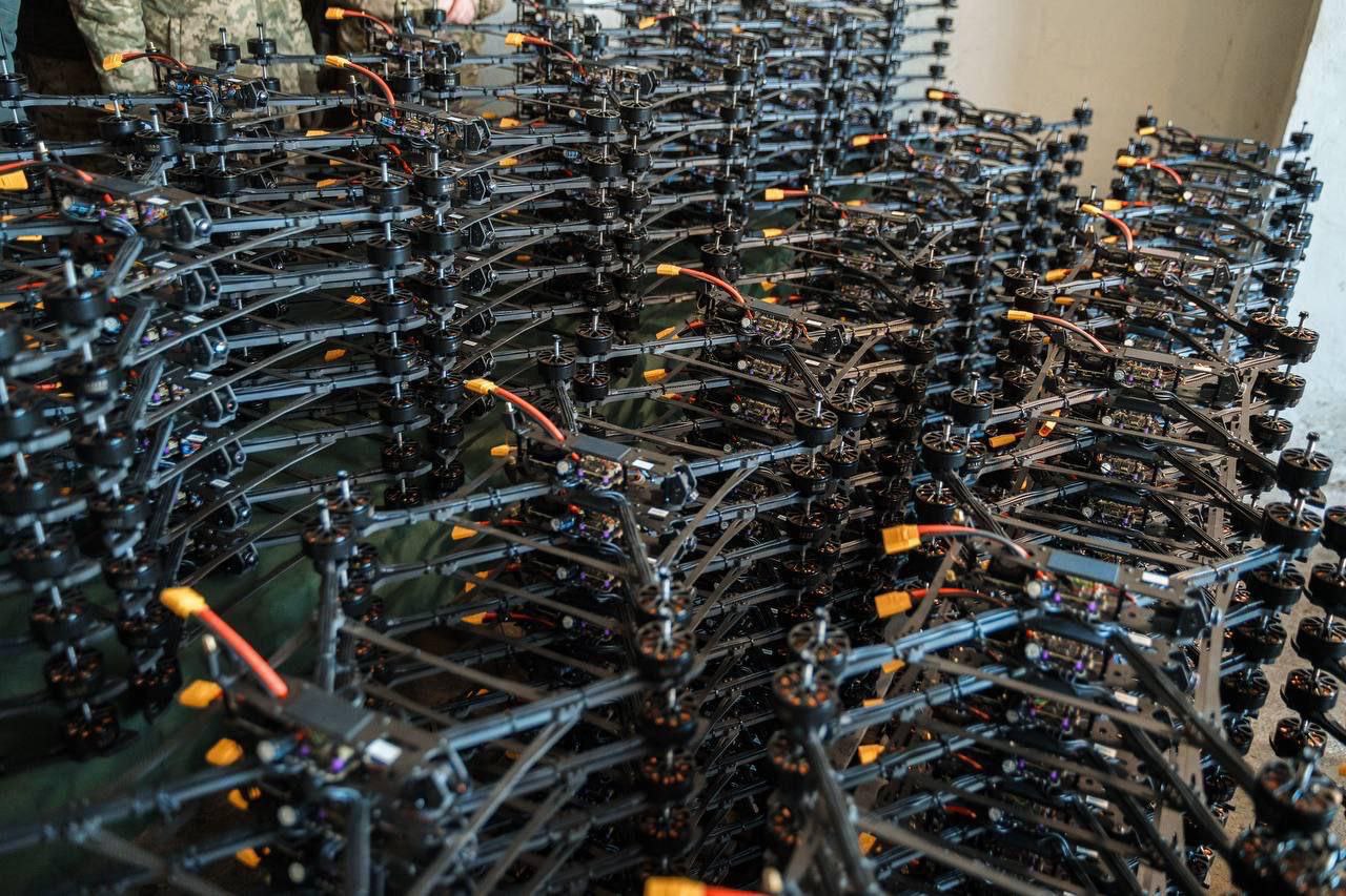 Міжрегіональний гумштаб передав 650 FPV-дронів чотирьом бойовим підрозділам Сил оборони України