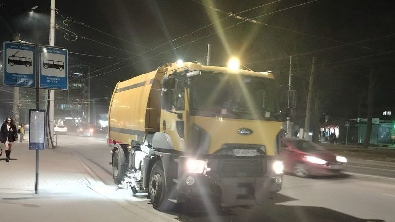 У Вінниці стартувало весняне прибирання міських вулиць