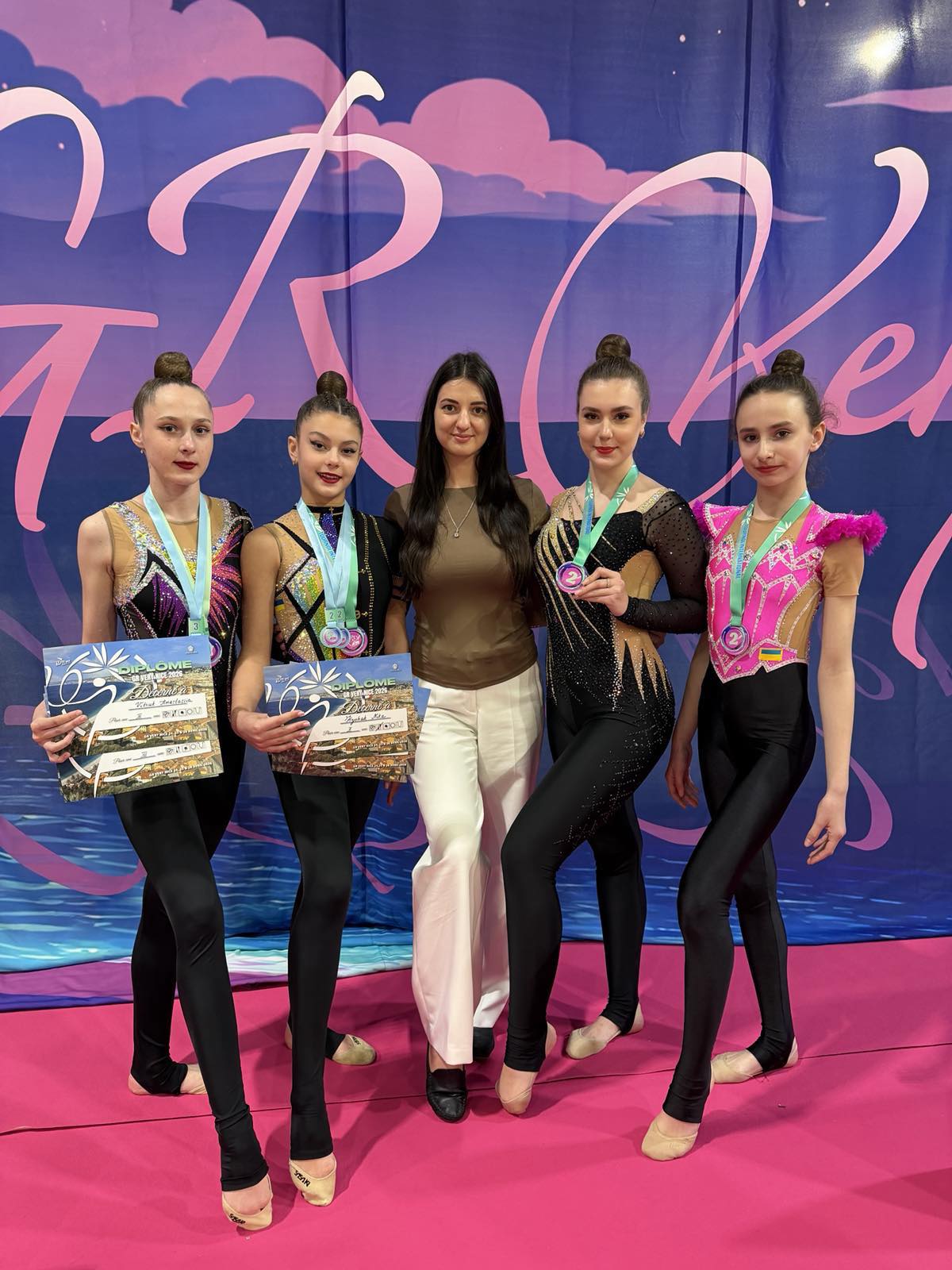 Гімнастки з вінницької спортшколи №1 вибороли нагороди на змаганнях у Франції