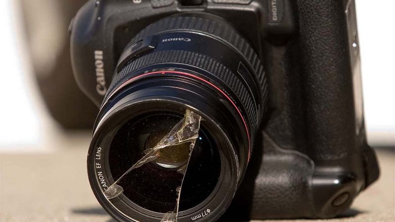 На Вінниччині депутатка районної ради забрала  у журналіста фотокамеру під час засідання комісії. Поліція відкрила кримінальне провадження