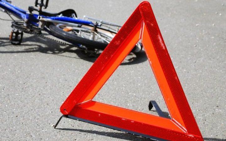 На Вінниччині велосипедистка потрапила під колеса ВАЗ та загинула