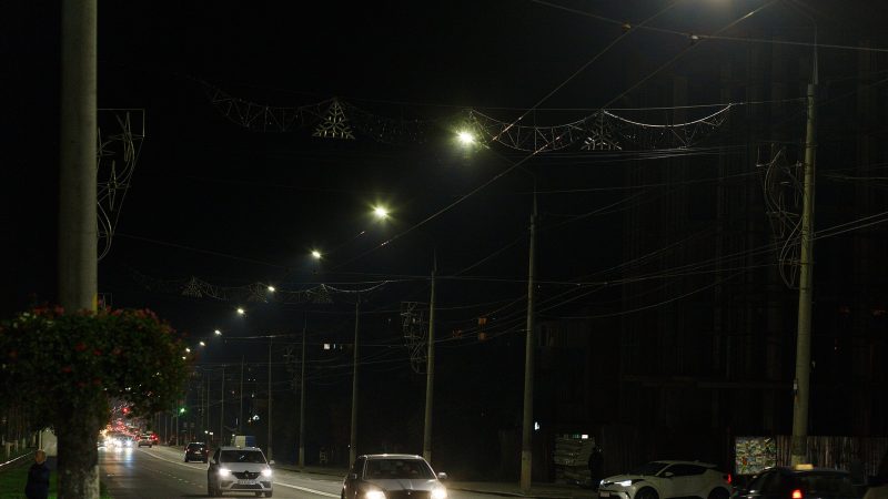 По вулиці Пирогова замінили 150 ліхтарів