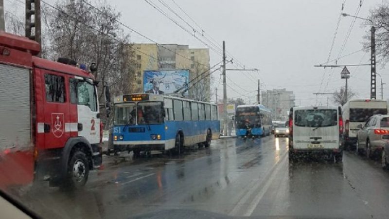 У Вінниці зайнявся тролейбус